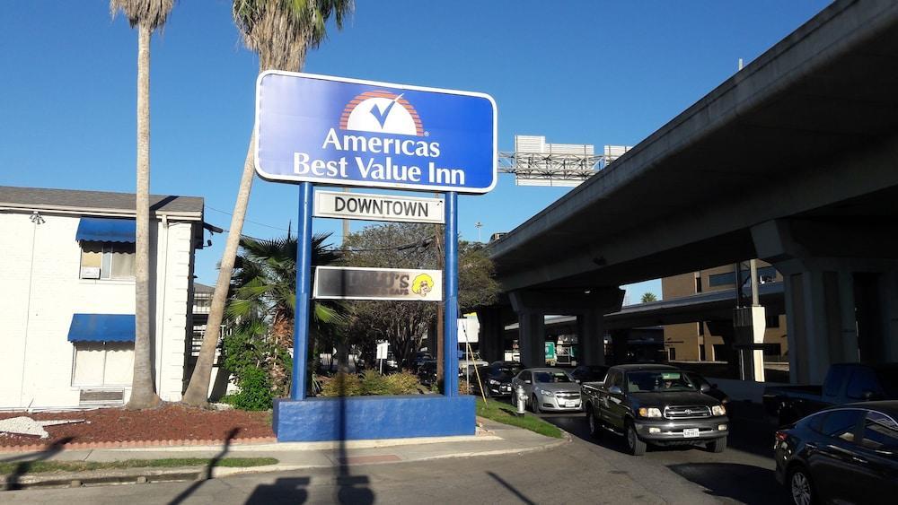 River Inn Motel Сан Антонио Екстериор снимка
